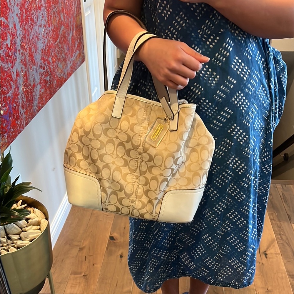 Coach Cream and White Signature Tote Bag - Picture 9 of 11